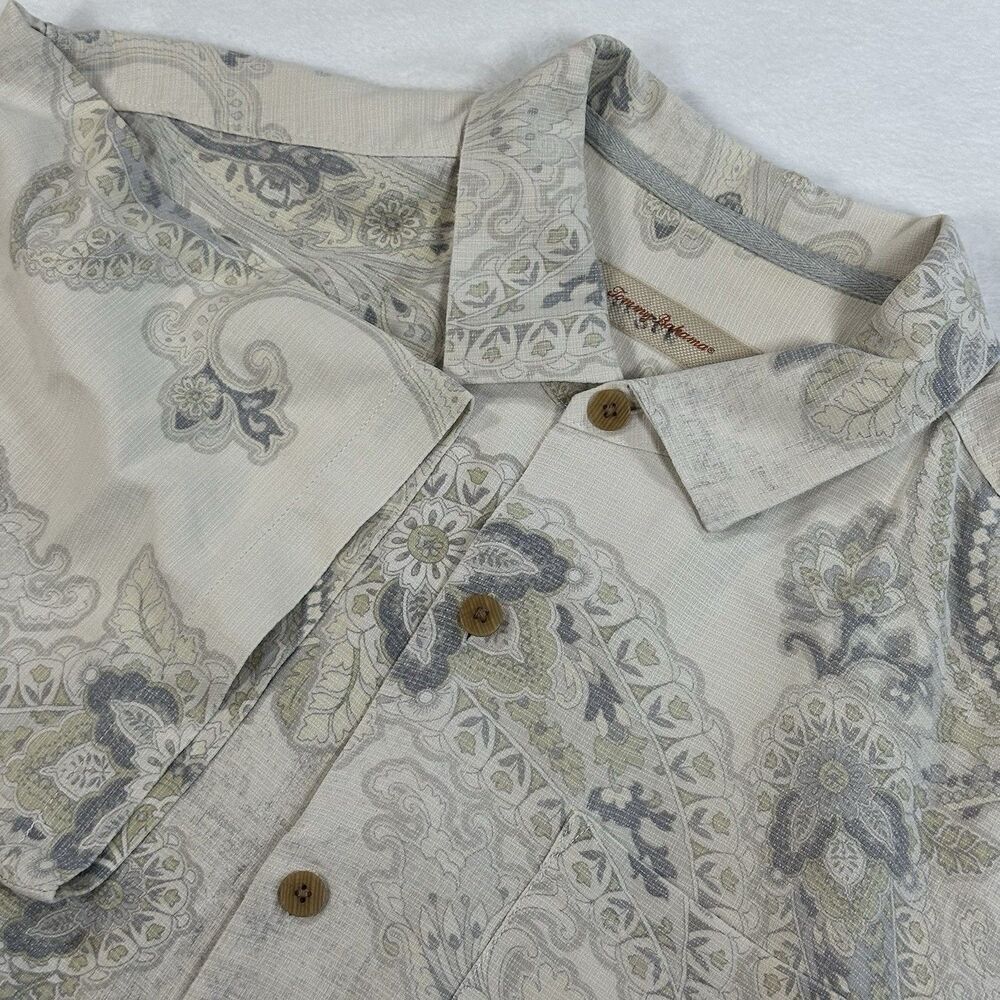 Tommy Bahama Men XL Beige Paisley 100%‎ Silk Hawaiian Camp Shirt Button Front